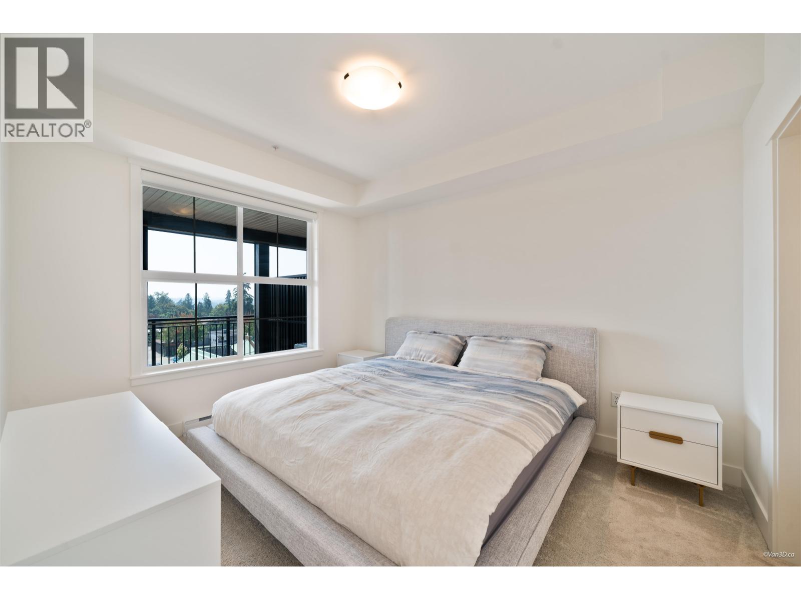 507 22633 Selkirk Avenue Property Photo 12
