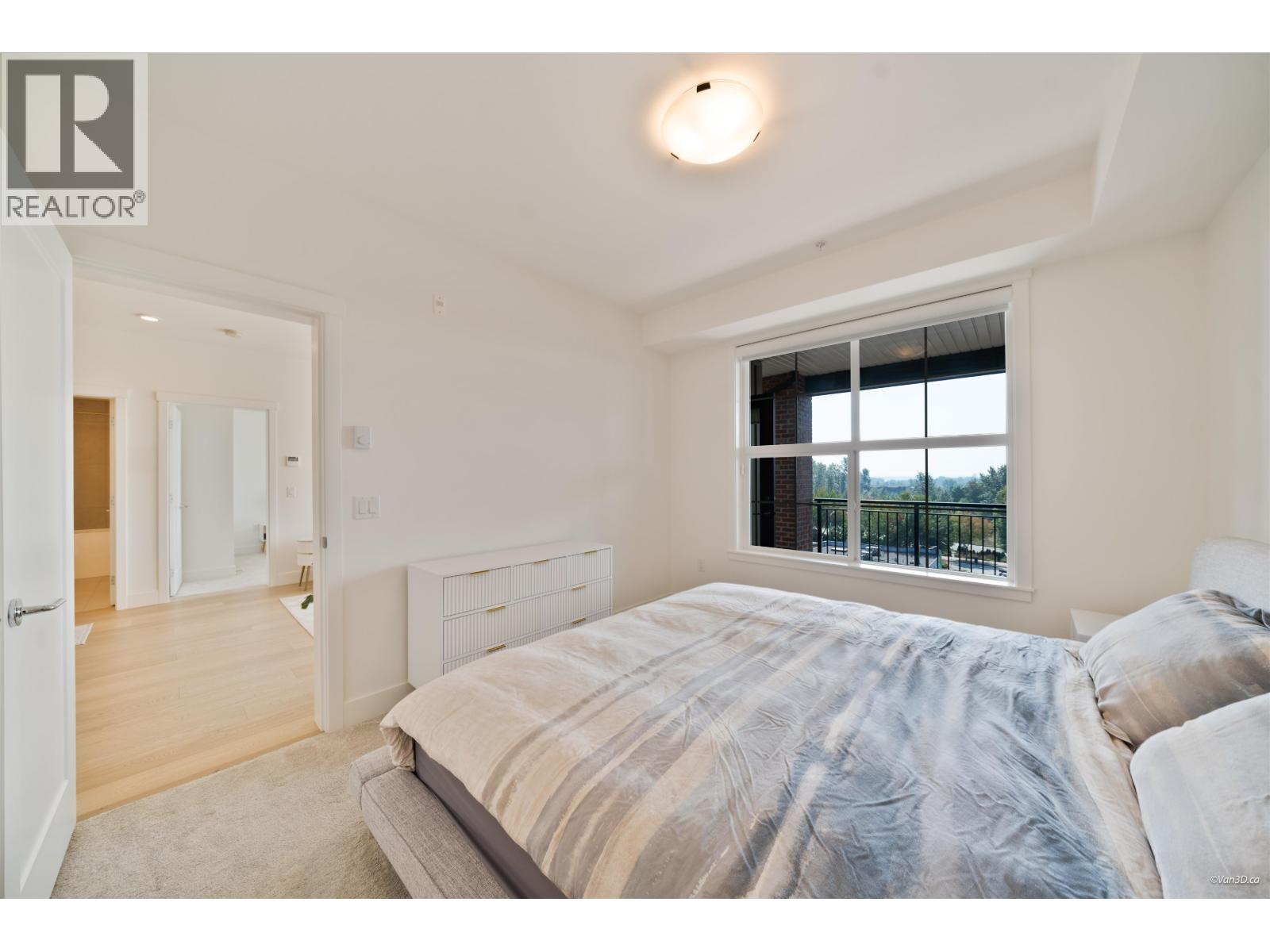 507 22633 Selkirk Avenue Property Photo 13