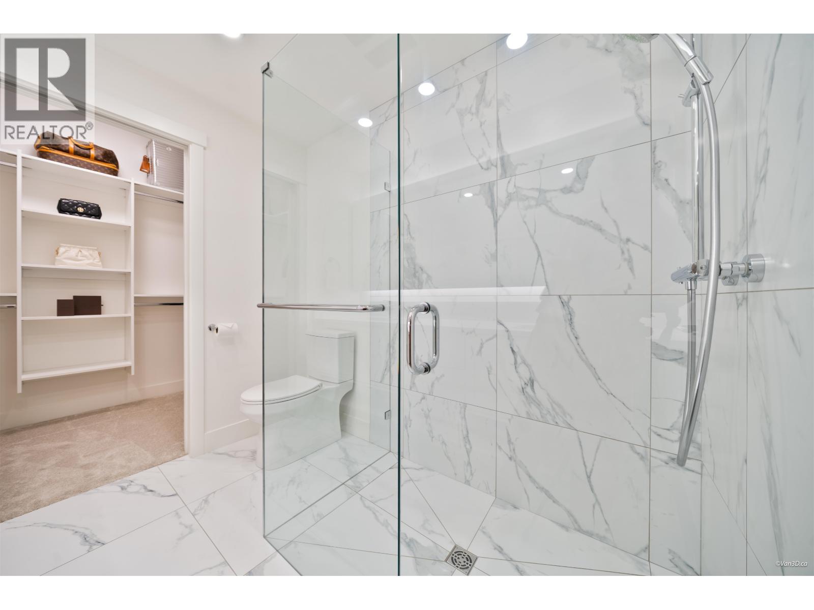507 22633 Selkirk Avenue Property Photo 15