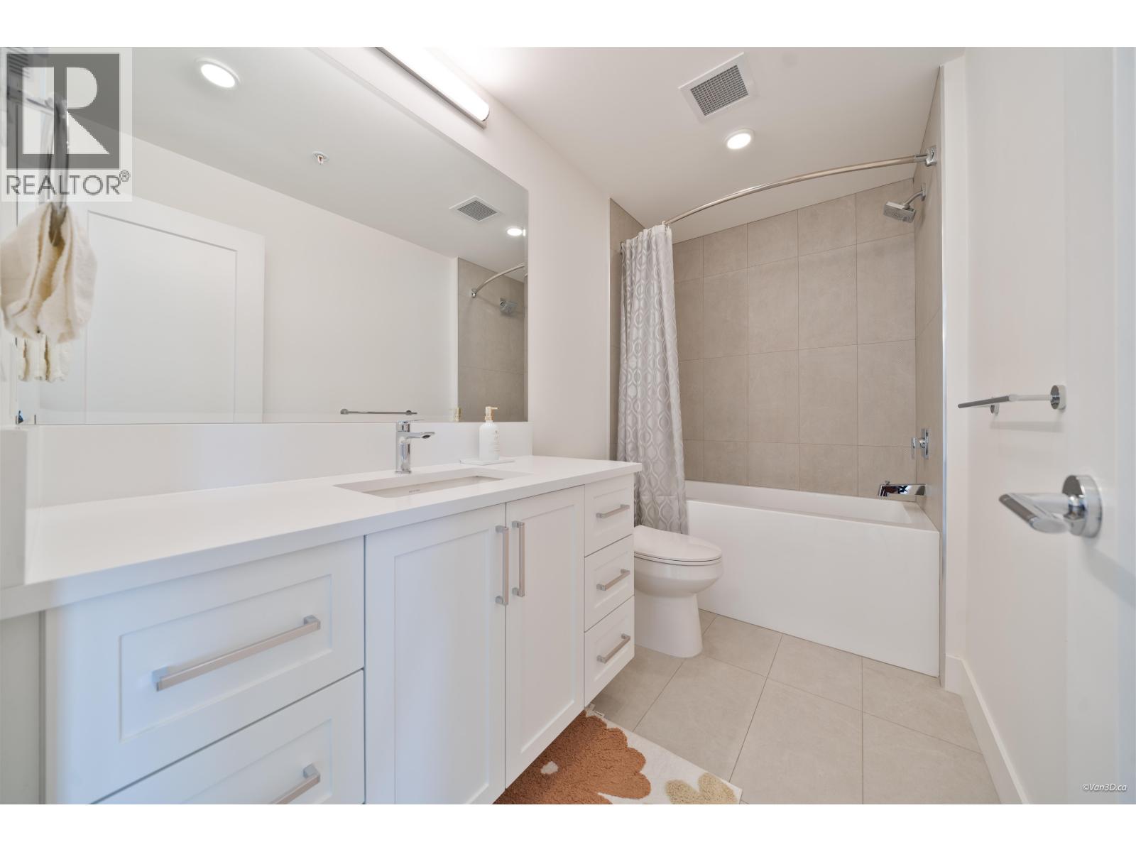 507 22633 Selkirk Avenue Property Photo 18
