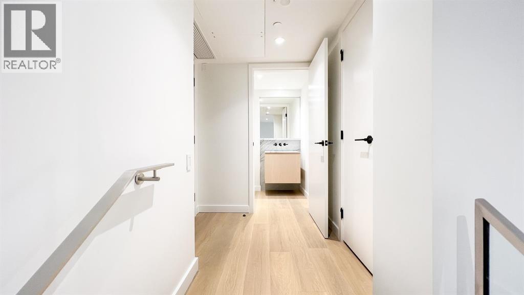 506 1365 Davie Street Property Photo 10