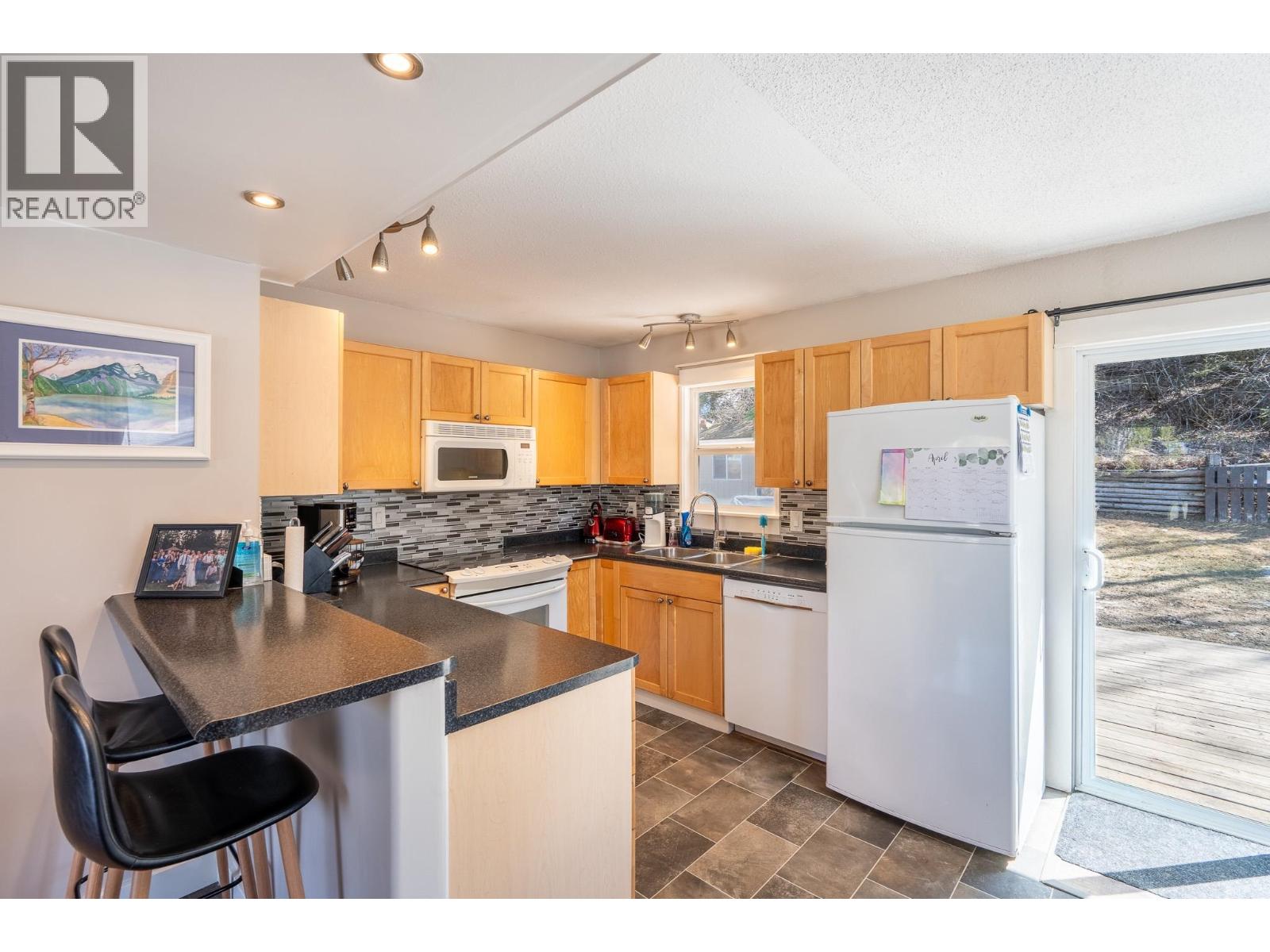 2073 Woodhaven Drive Property Photo 13