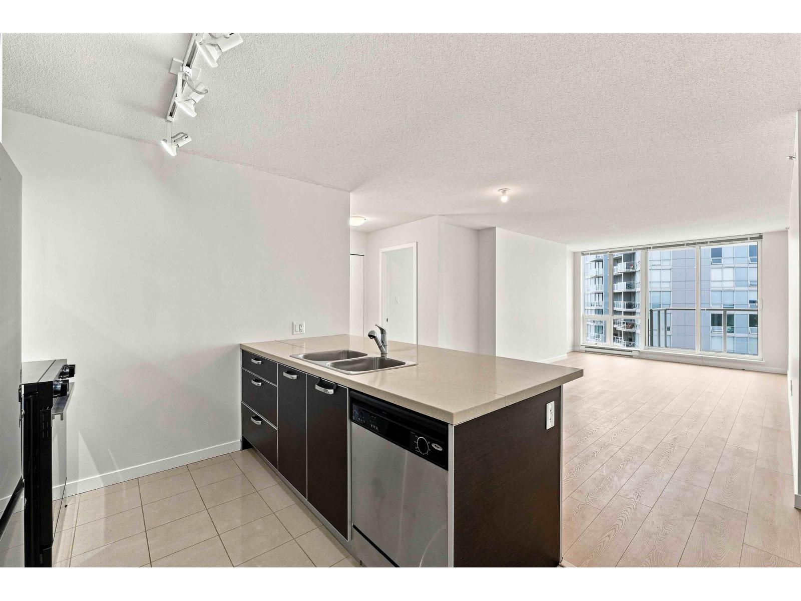 3202 13688 100 AVENUE Property Photo 1