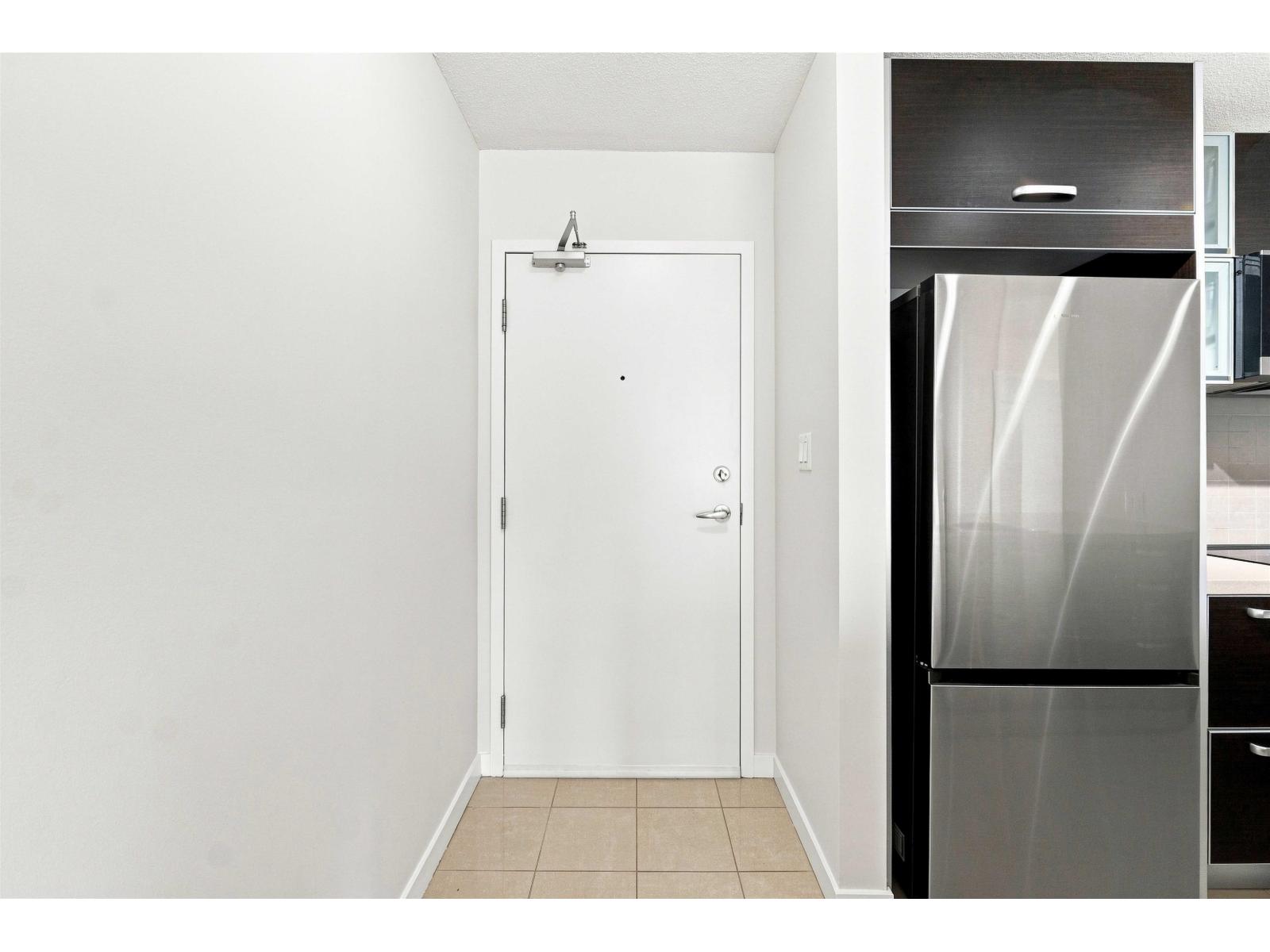 3202 13688 100 Avenue Property Photo 2