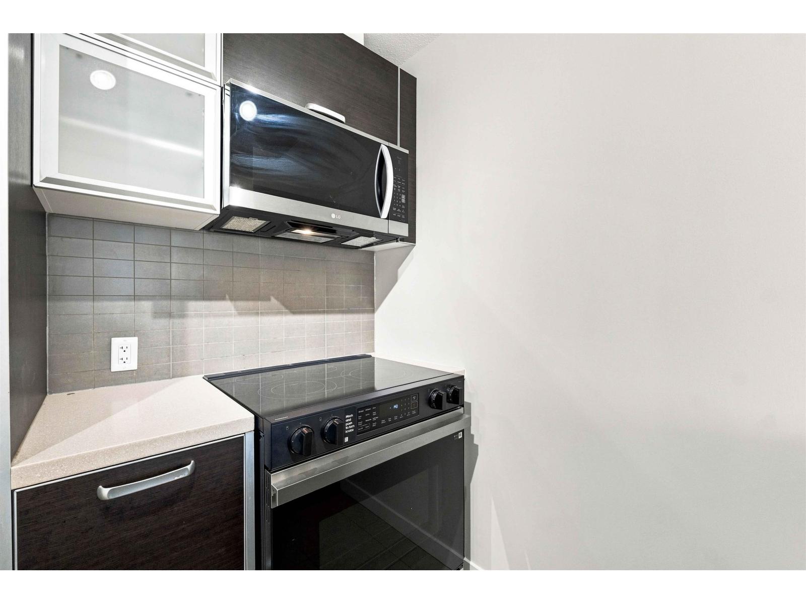 3202 13688 100 Avenue Property Photo 5
