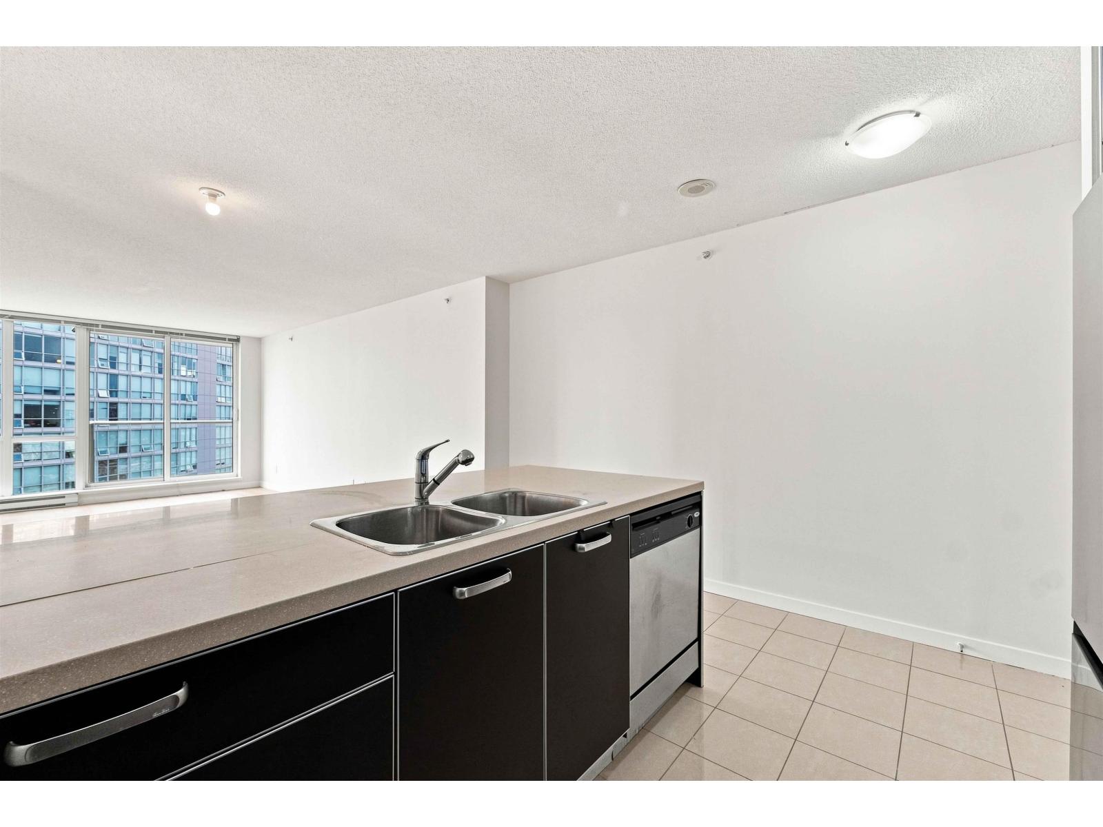 3202 13688 100 Avenue Property Photo 6