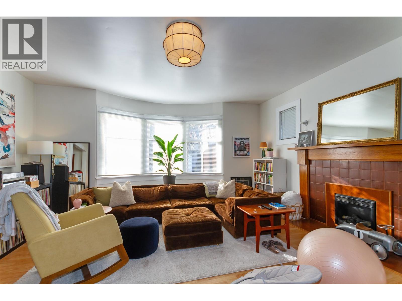 1925 Adanac Street Property Photo 8