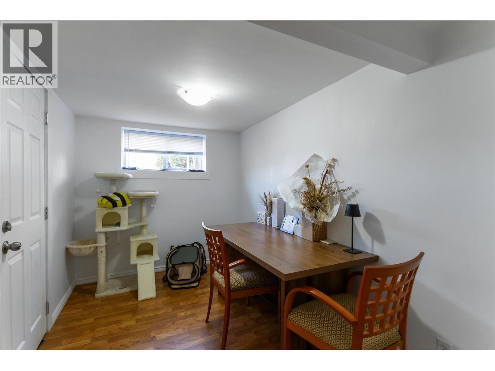 1925 Adanac Street Property Photo 20