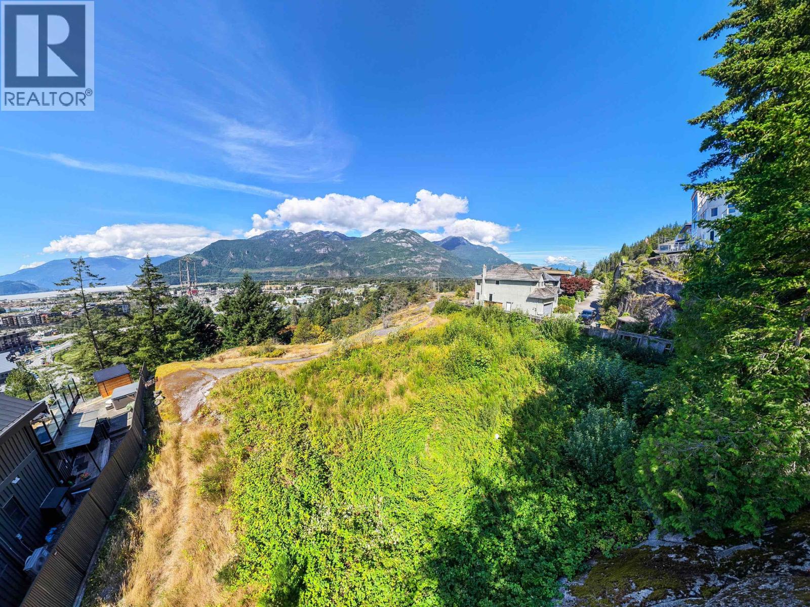 38299 View Place Property Photo 8