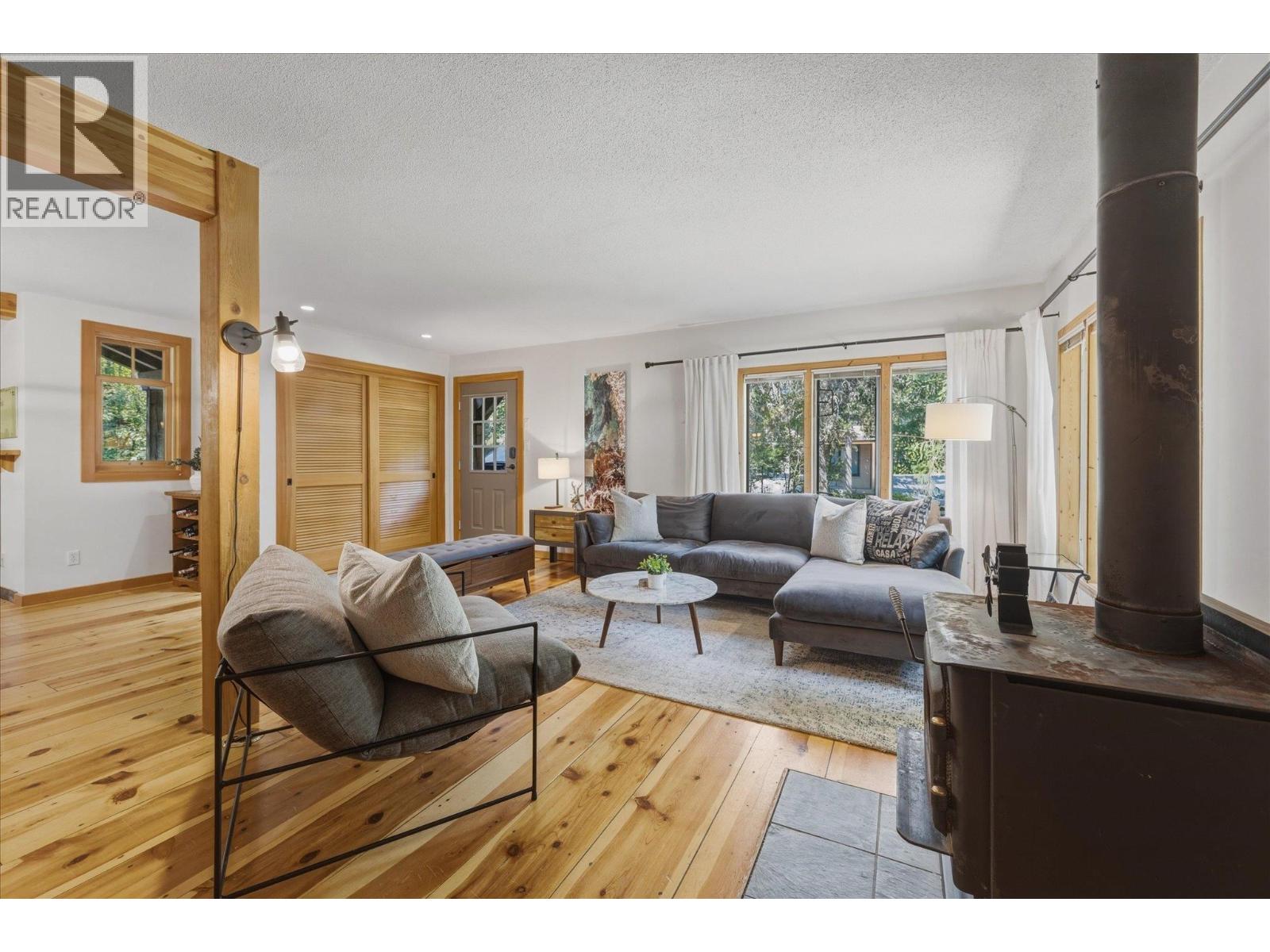 5 Garibaldi Drive Property Photo 3