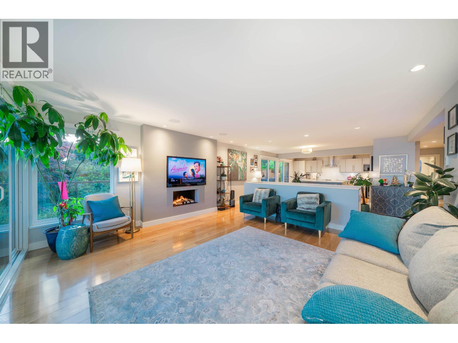 18 2214 Folkstone Way Property Photo 8