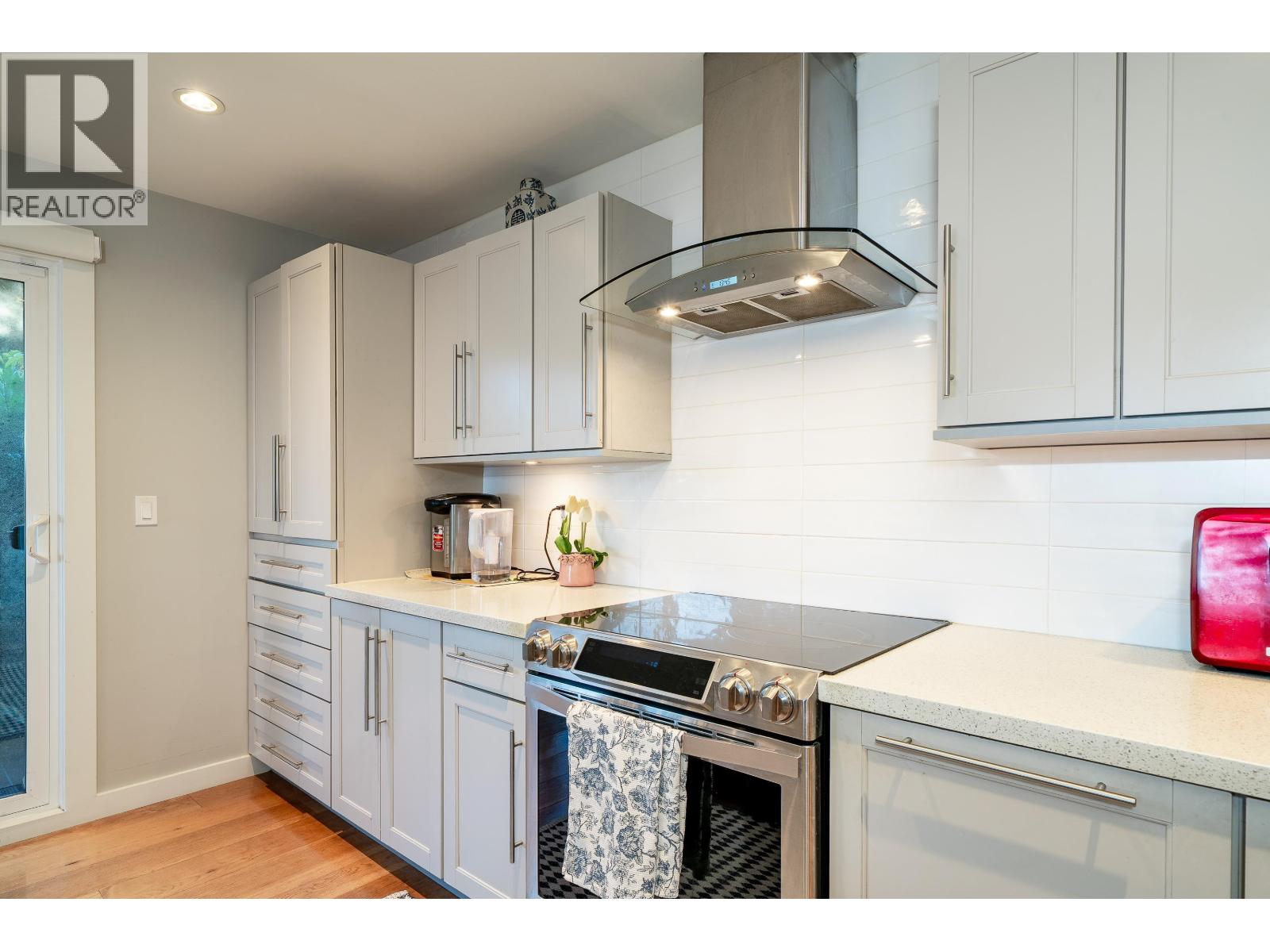 18 2214 Folkstone Way Property Photo 12