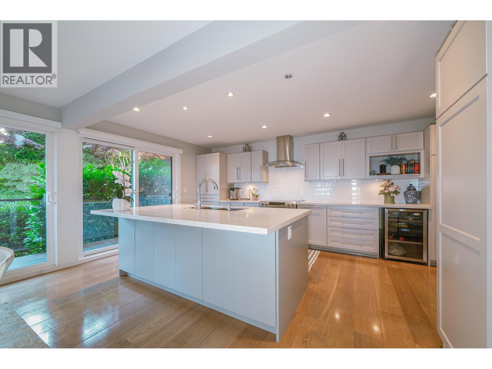 18 2214 Folkstone Way Property Photo 14