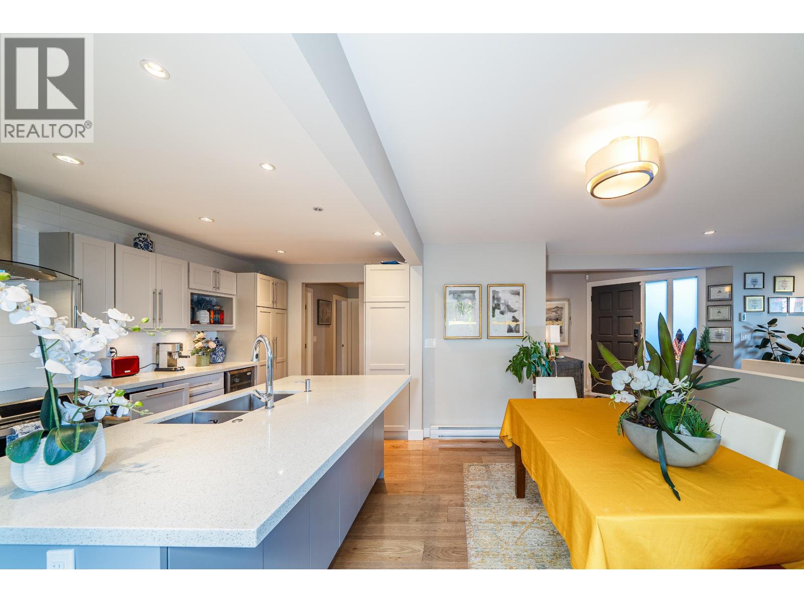 18 2214 Folkstone Way Property Photo 16