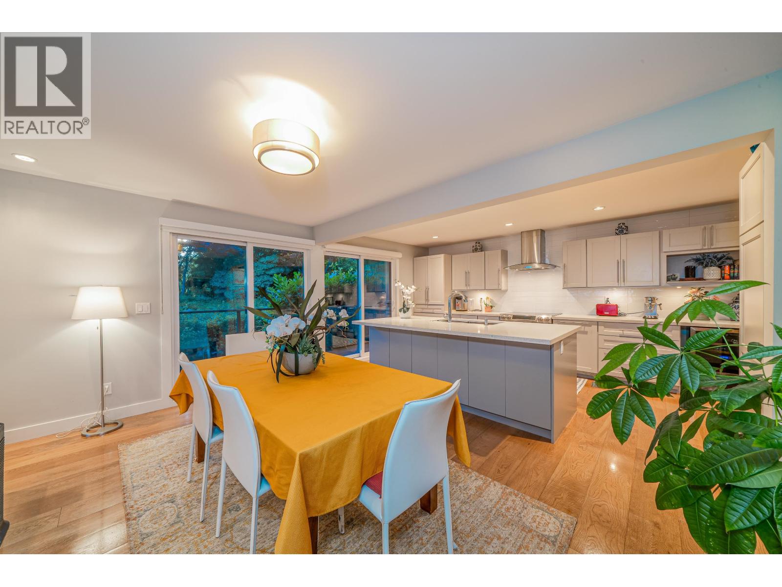 18 2214 Folkstone Way Property Photo 17