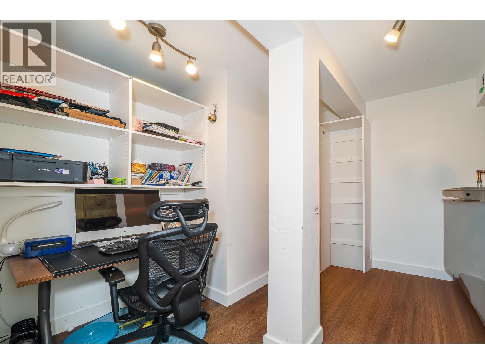 18 2214 Folkstone Way Property Photo 27