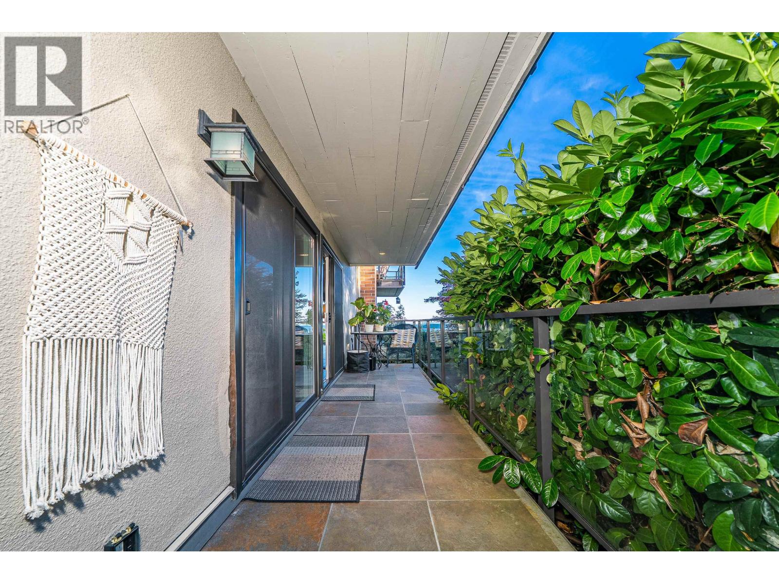 18 2214 Folkstone Way Property Photo 28