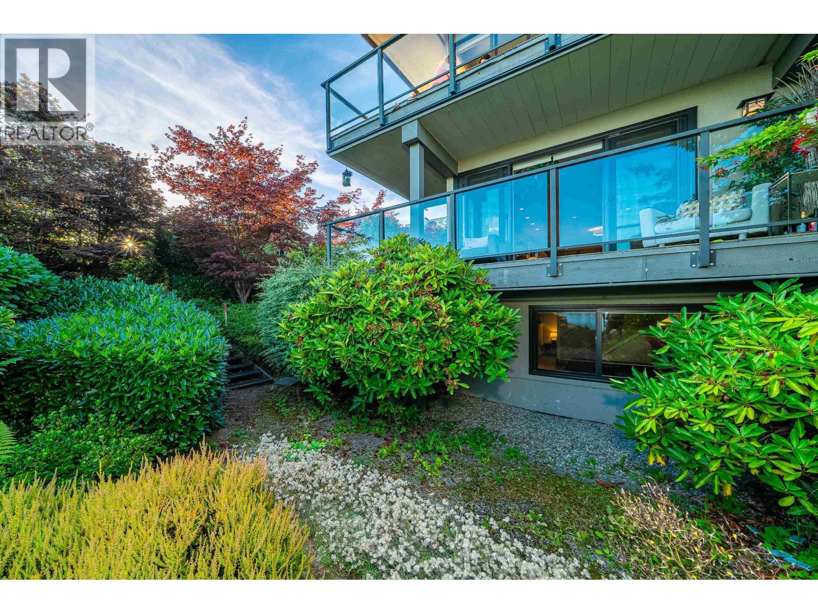 18 2214 Folkstone Way Property Photo 31