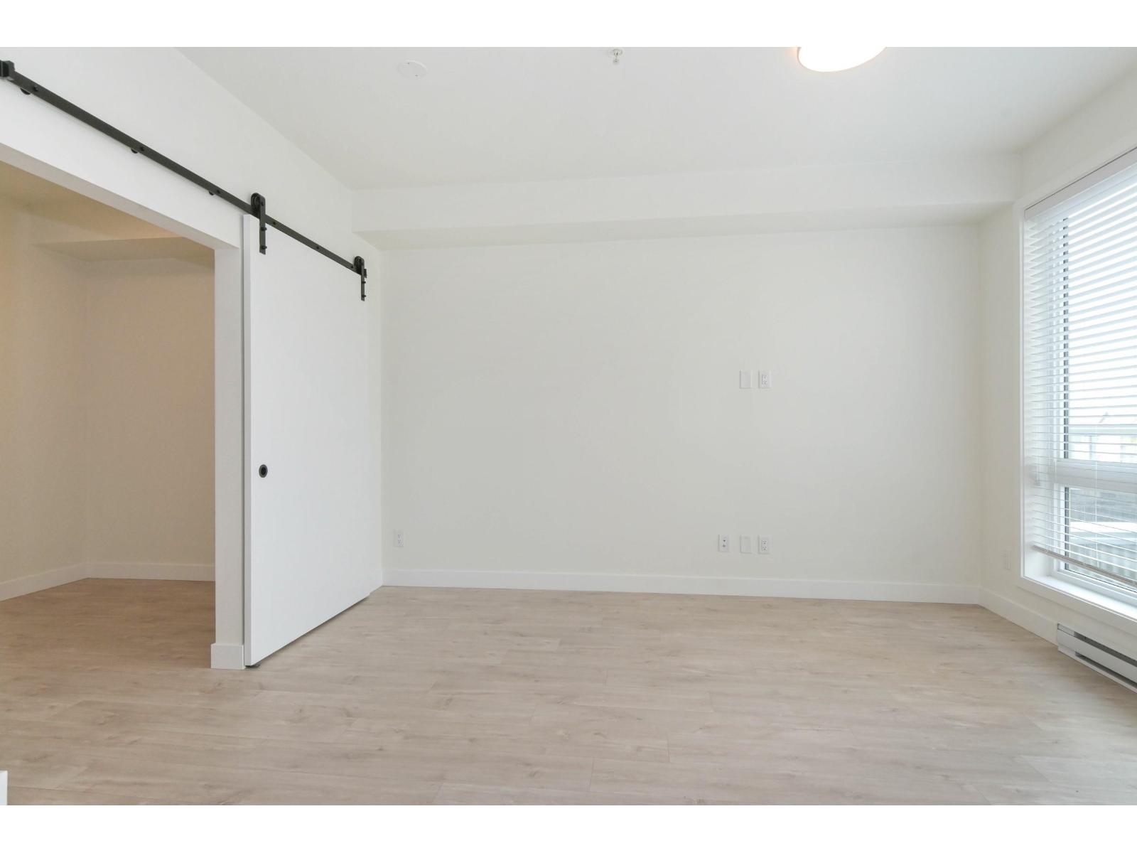 313 32838 Landeau Place Property Photo 4