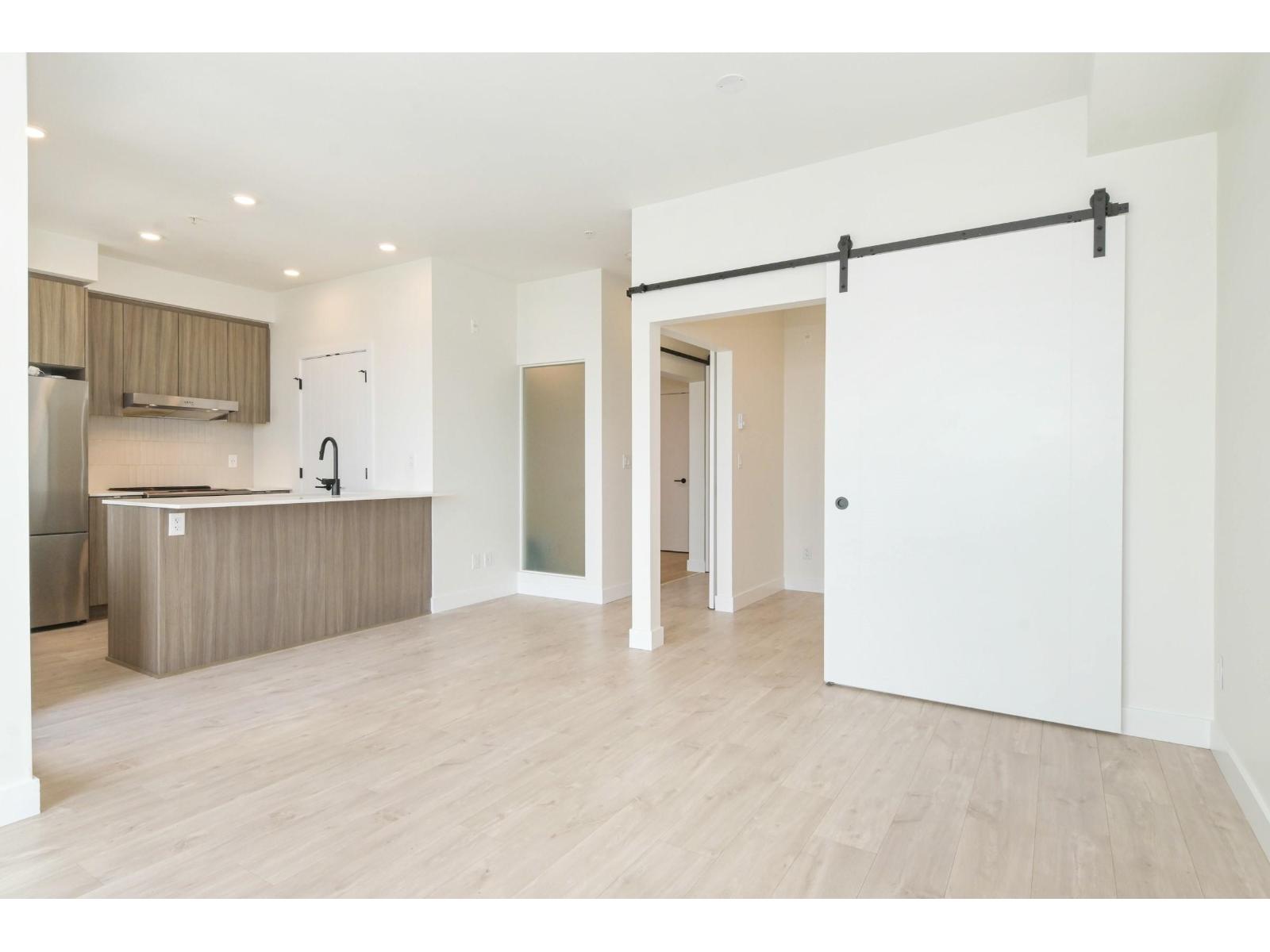 313 32838 Landeau Place Property Photo 5