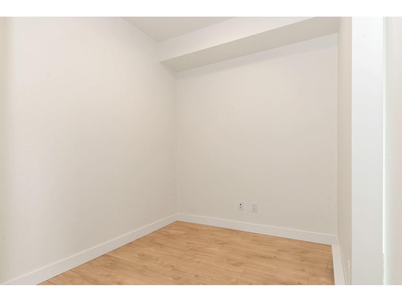313 32838 Landeau Place Property Photo 13