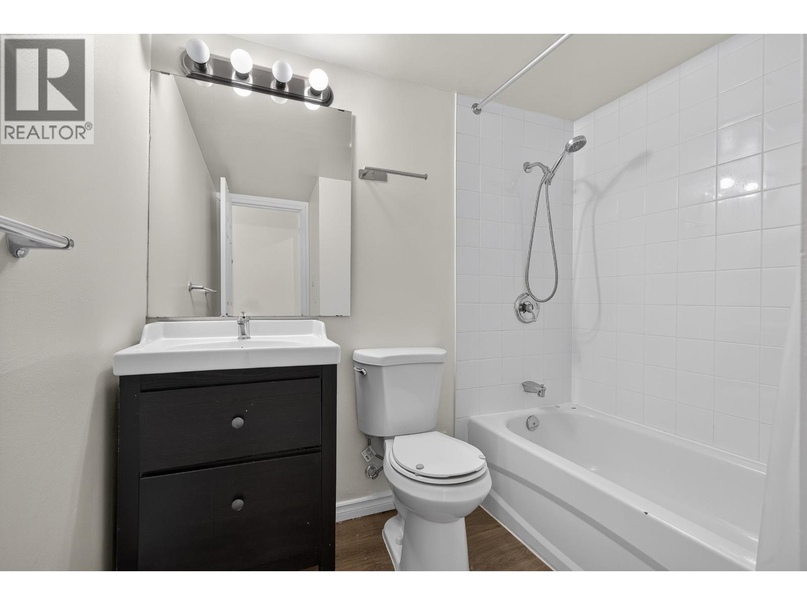 203 7220 Lindsay Road Property Photo 14
