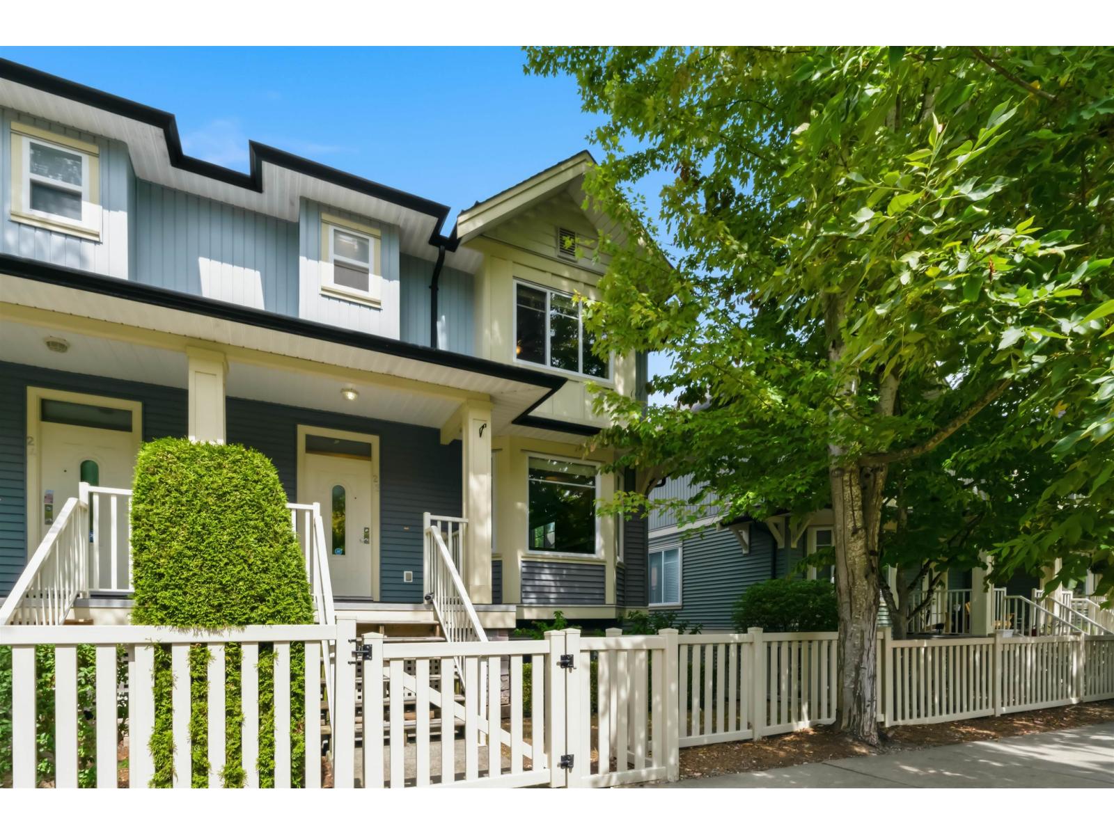 23 6575 192 STREET Property Photo 1