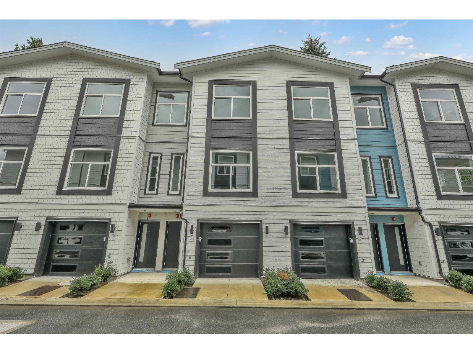 12 8924 Cedar Street Property Photo 2