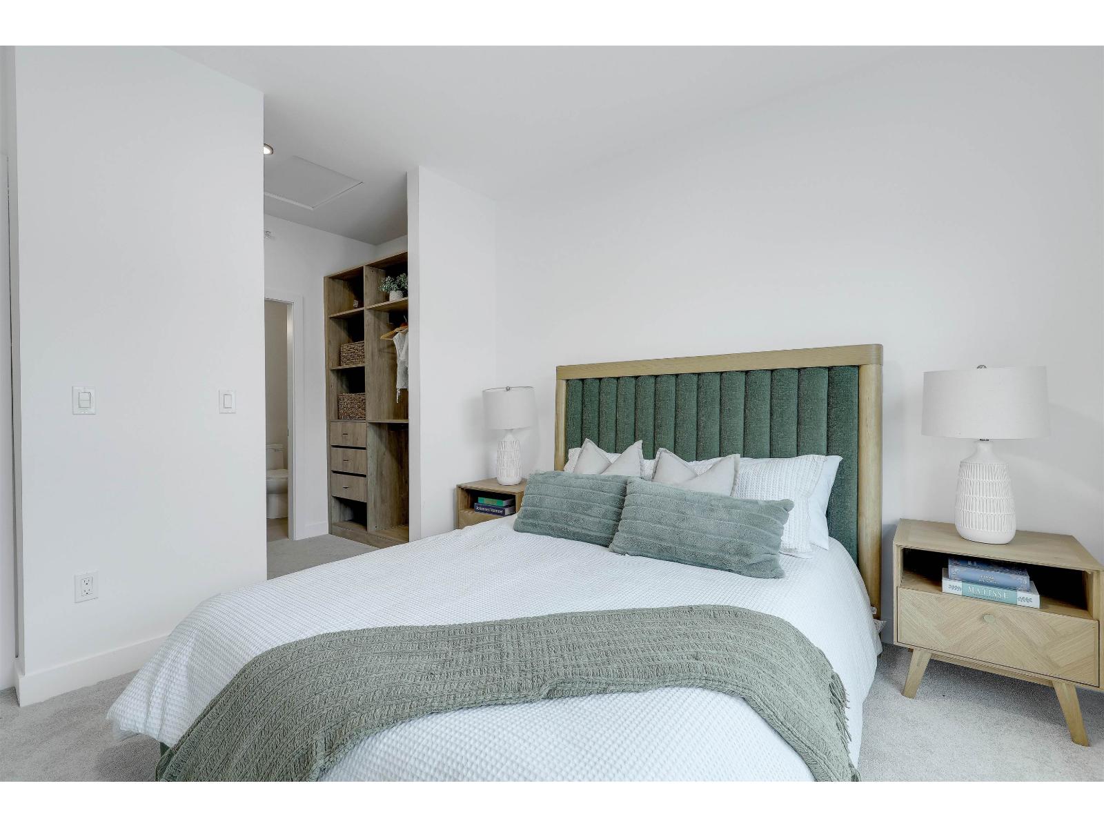 12 8924 Cedar Street Property Photo 17