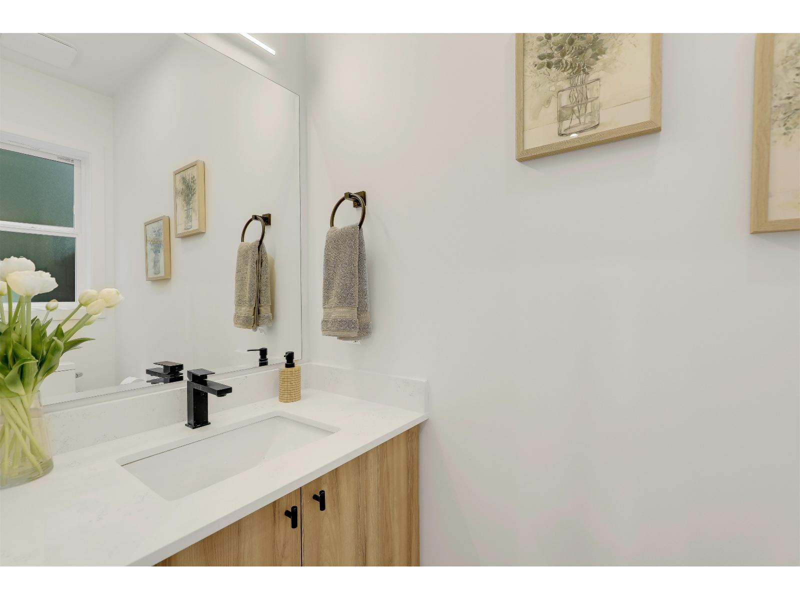12 8924 Cedar Street Property Photo 22