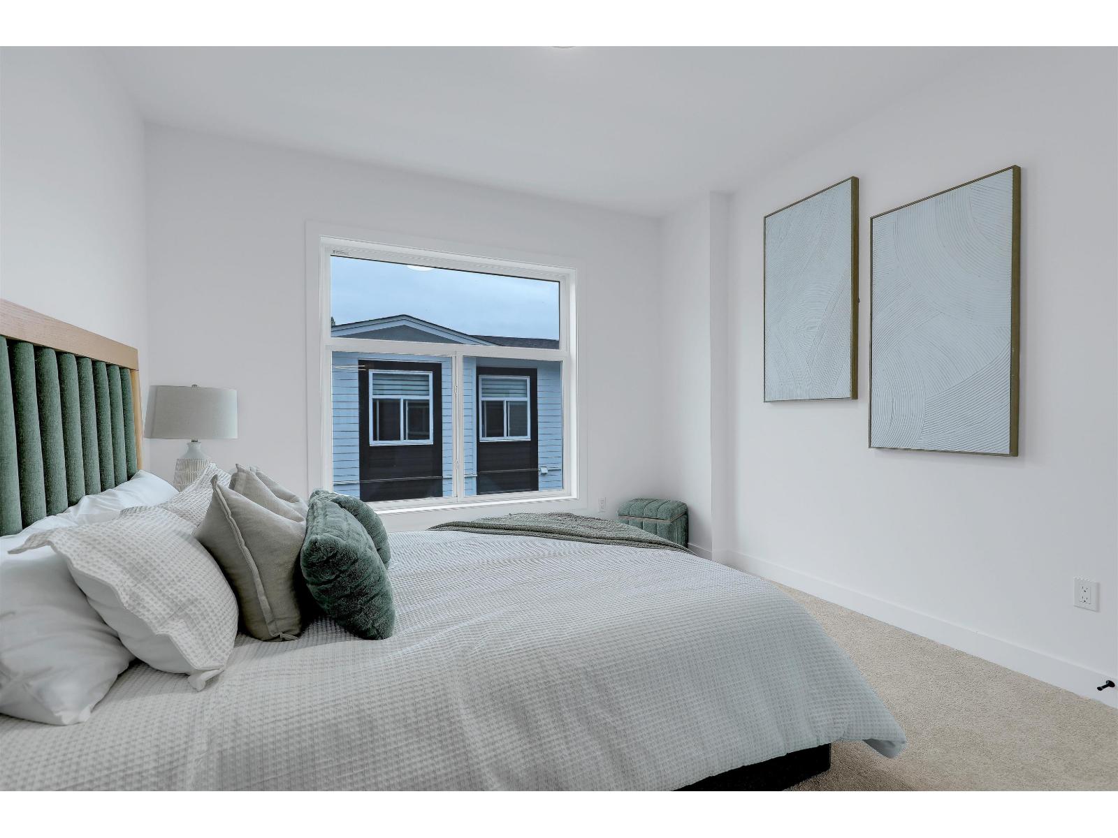 12 8924 Cedar Street Property Photo 24