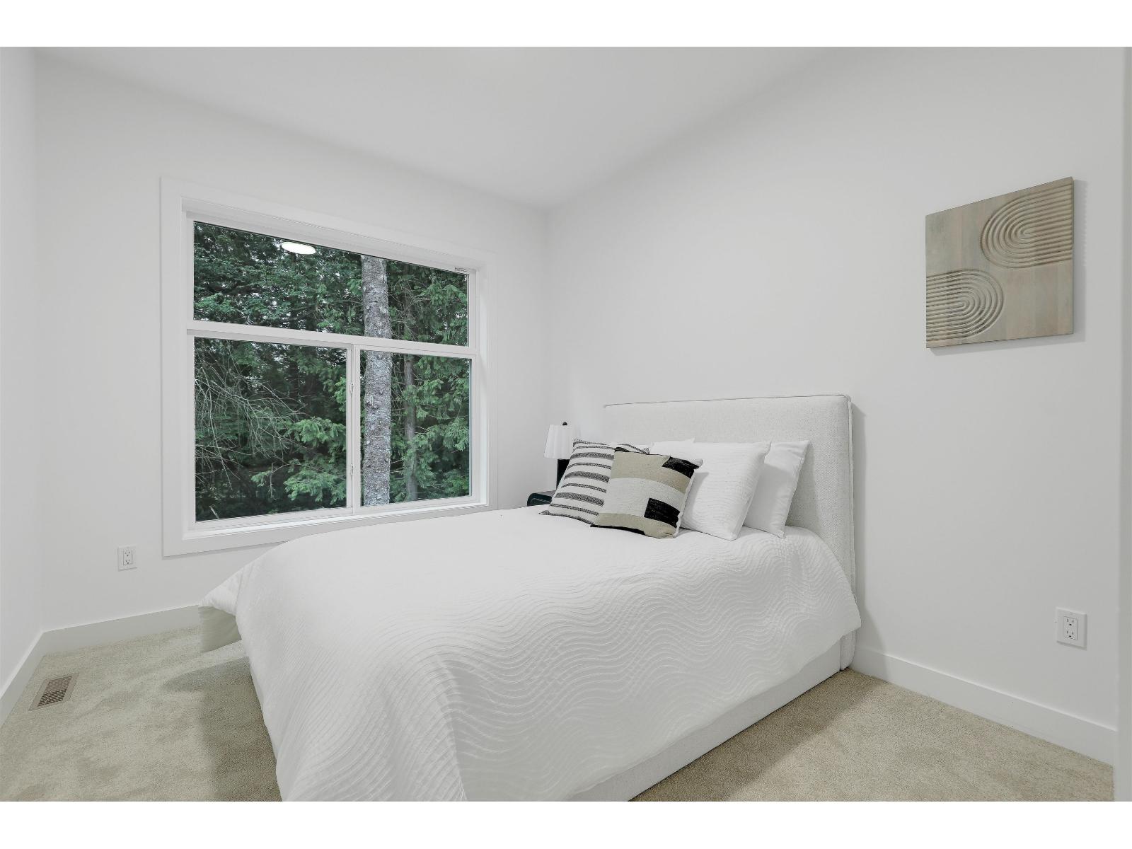 12 8924 Cedar Street Property Photo 26
