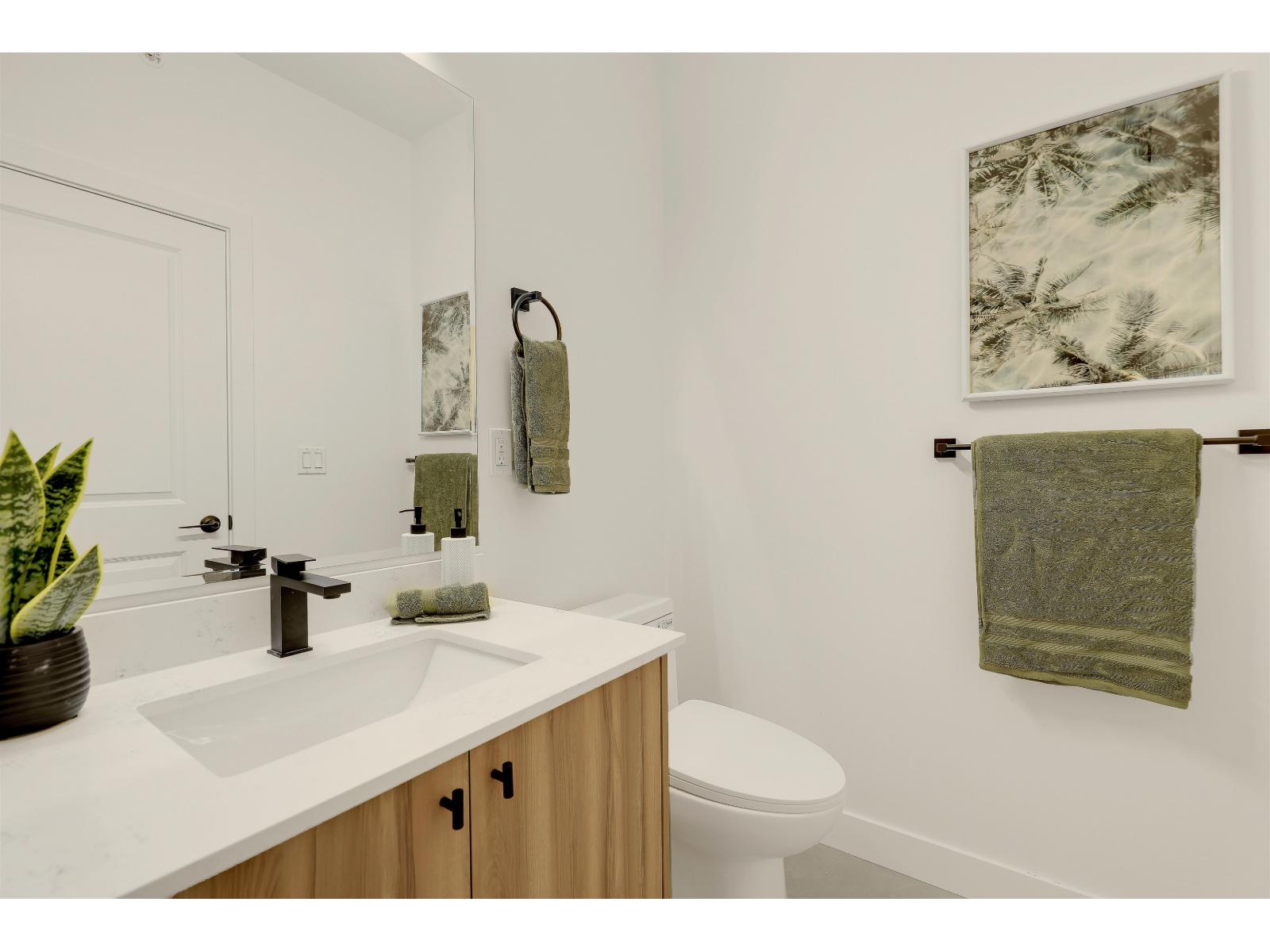 12 8924 Cedar Street Property Photo 27