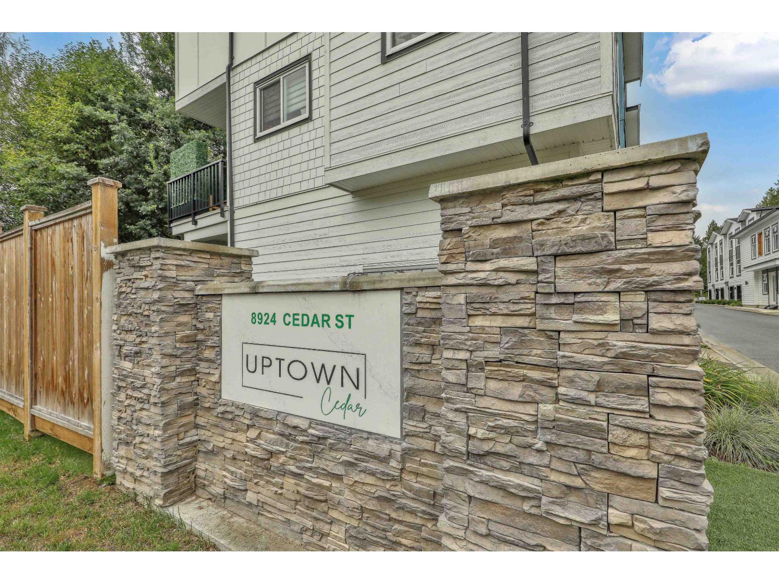 12 8924 Cedar Street Property Photo 36