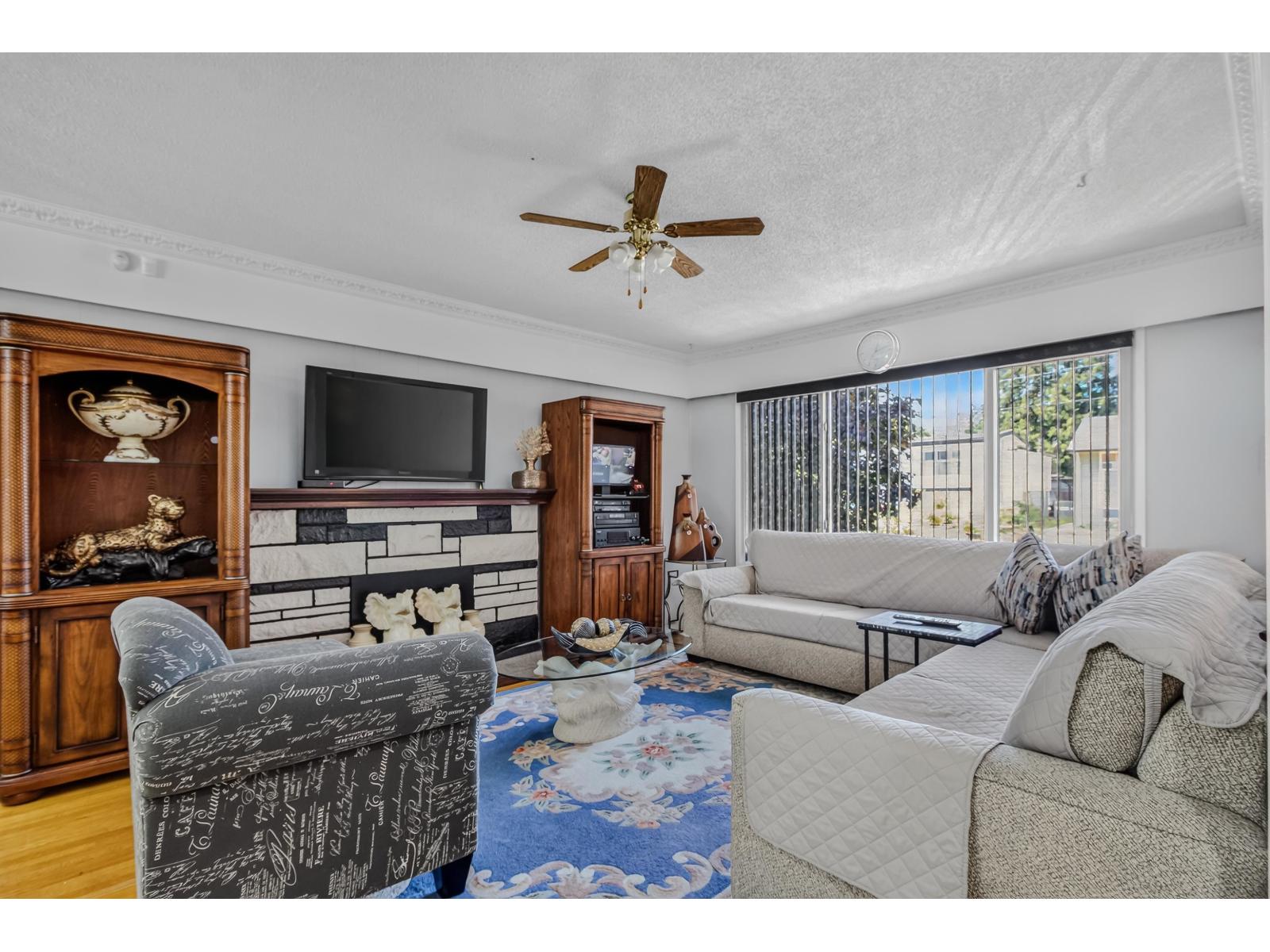 9656 125 Street Property Photo 2