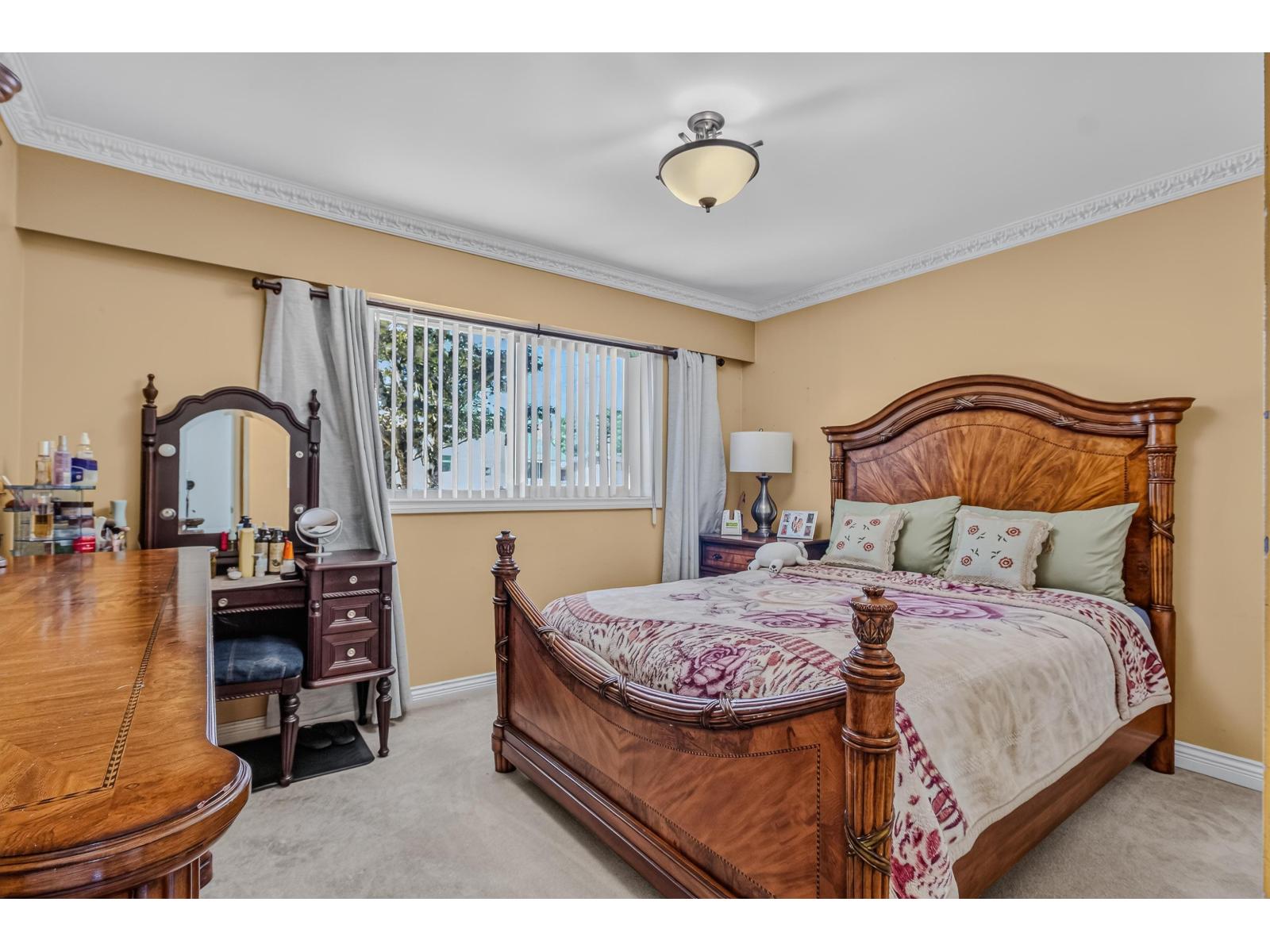 9656 125 Street Property Photo 18