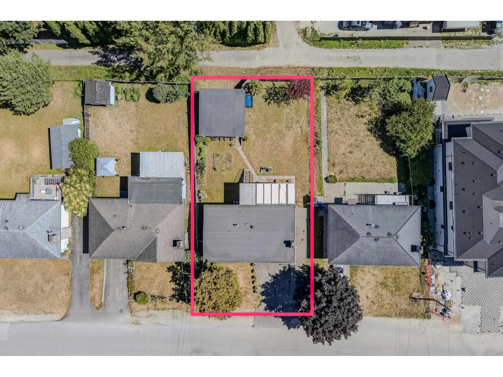 9656 125 Street Property Photo 30
