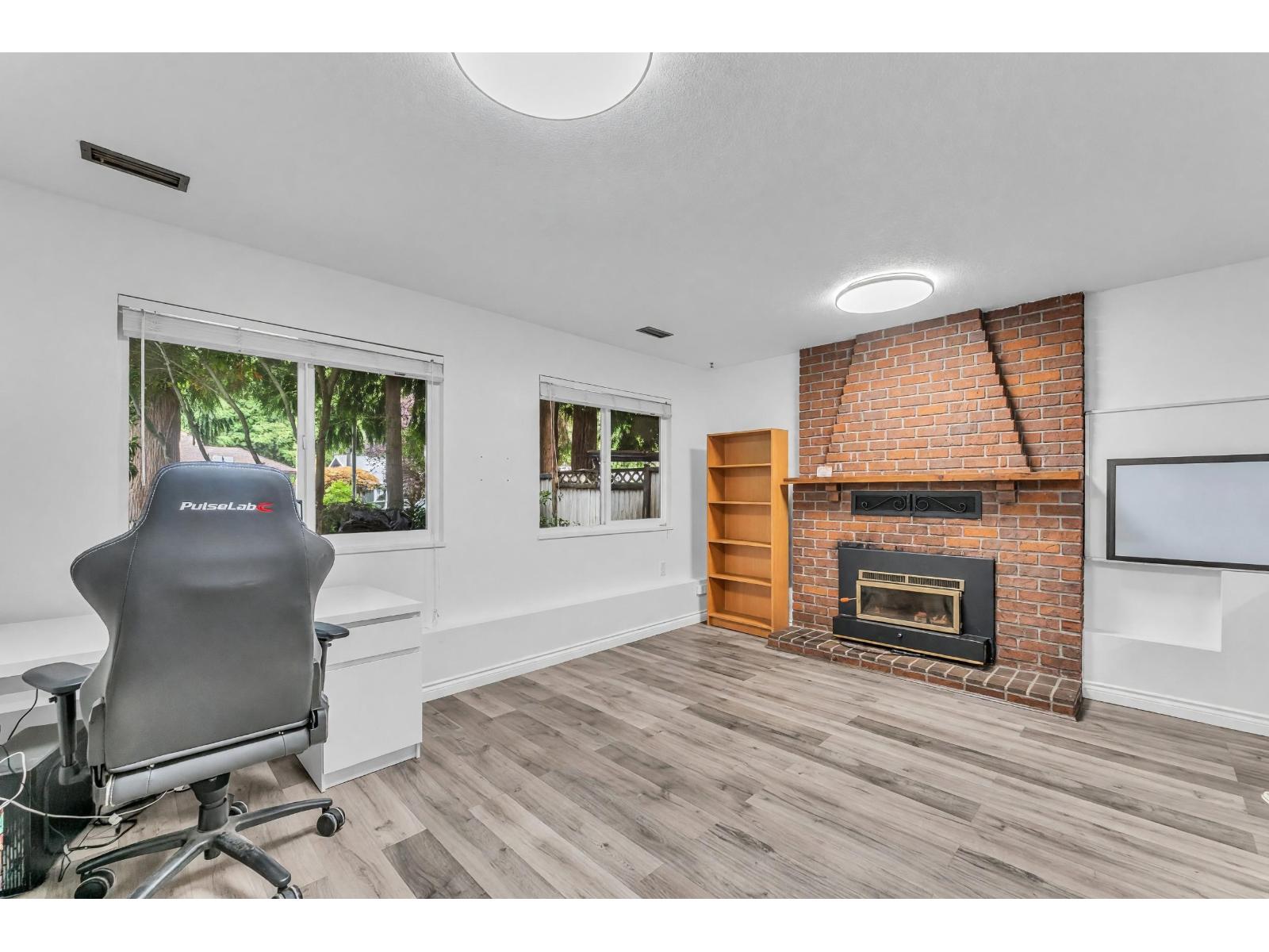 11738 Lyon Road Property Photo 6