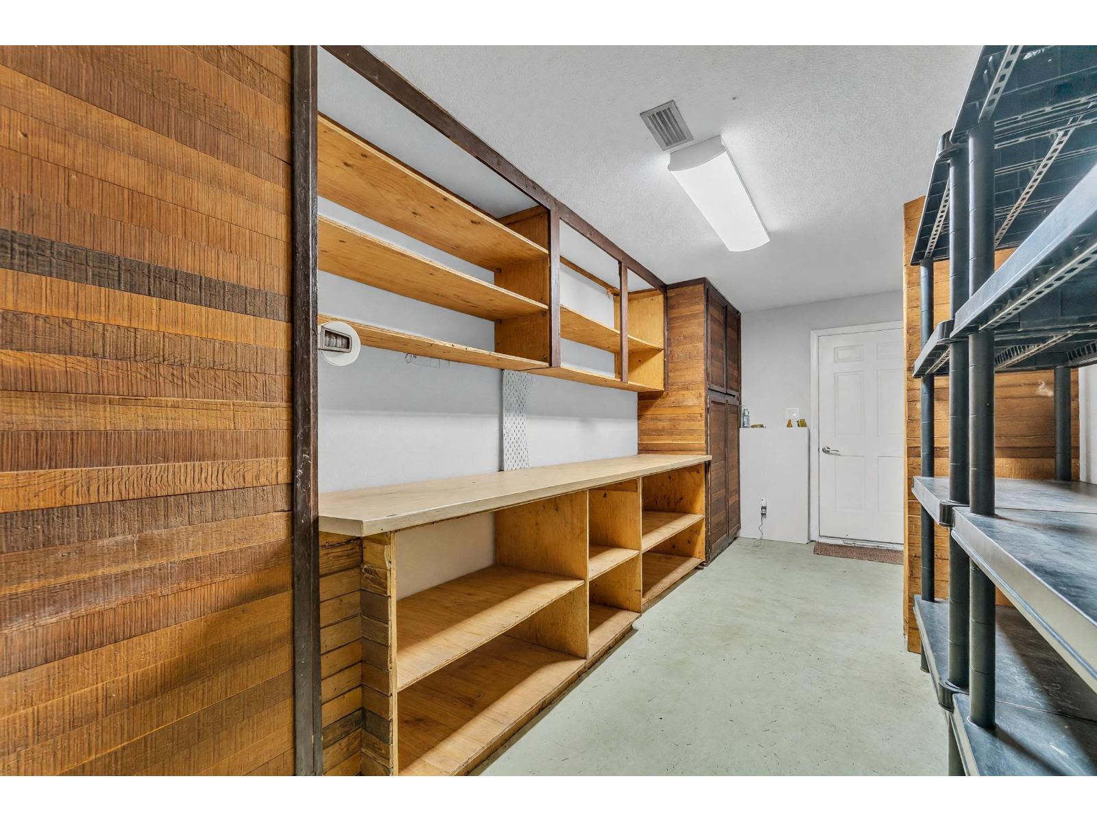 11738 Lyon Road Property Photo 9
