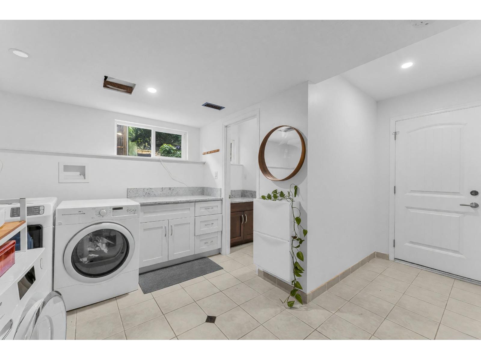 11738 Lyon Road Property Photo 10