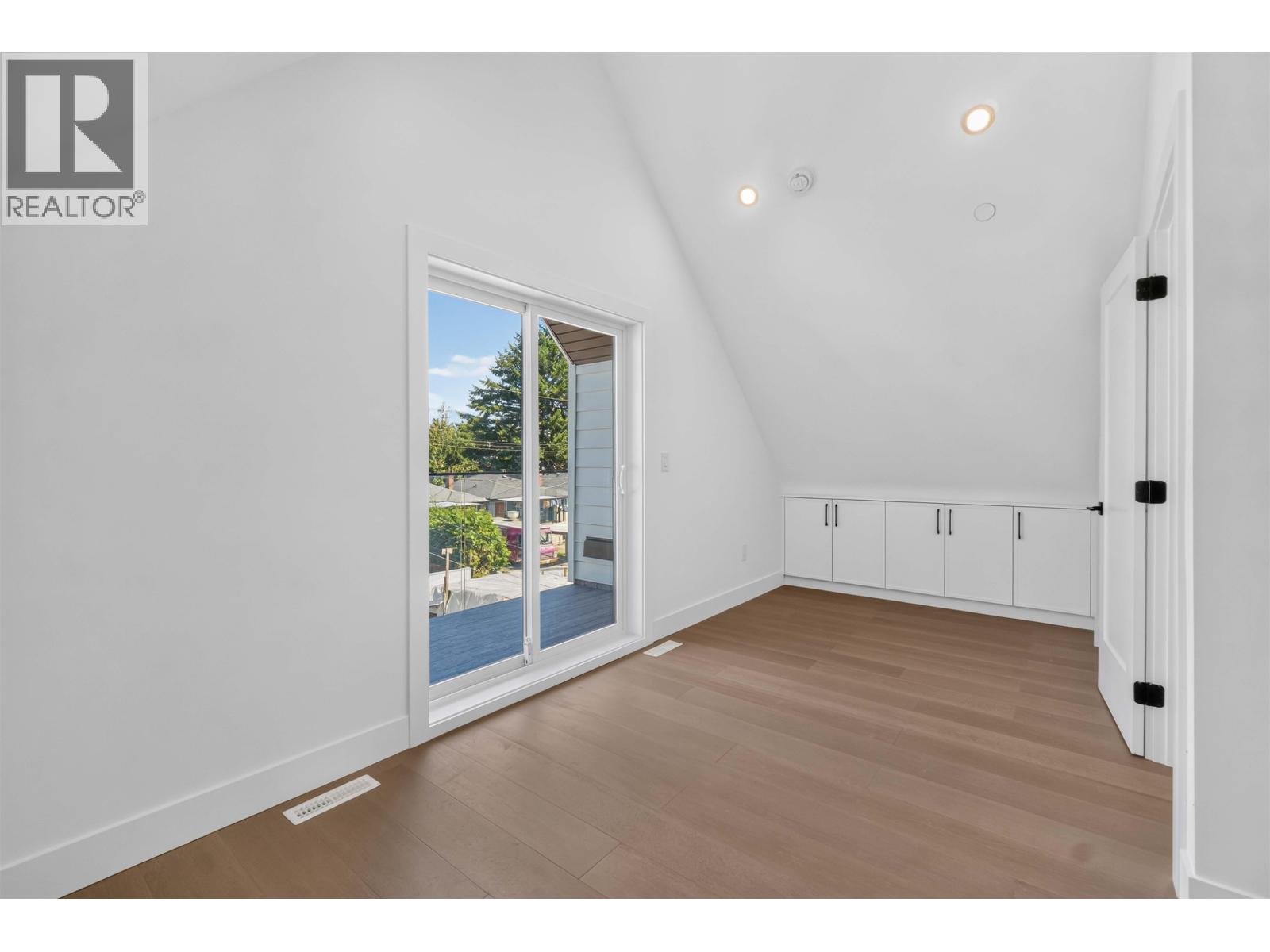 2 3271 E Georgia Street Property Photo 24