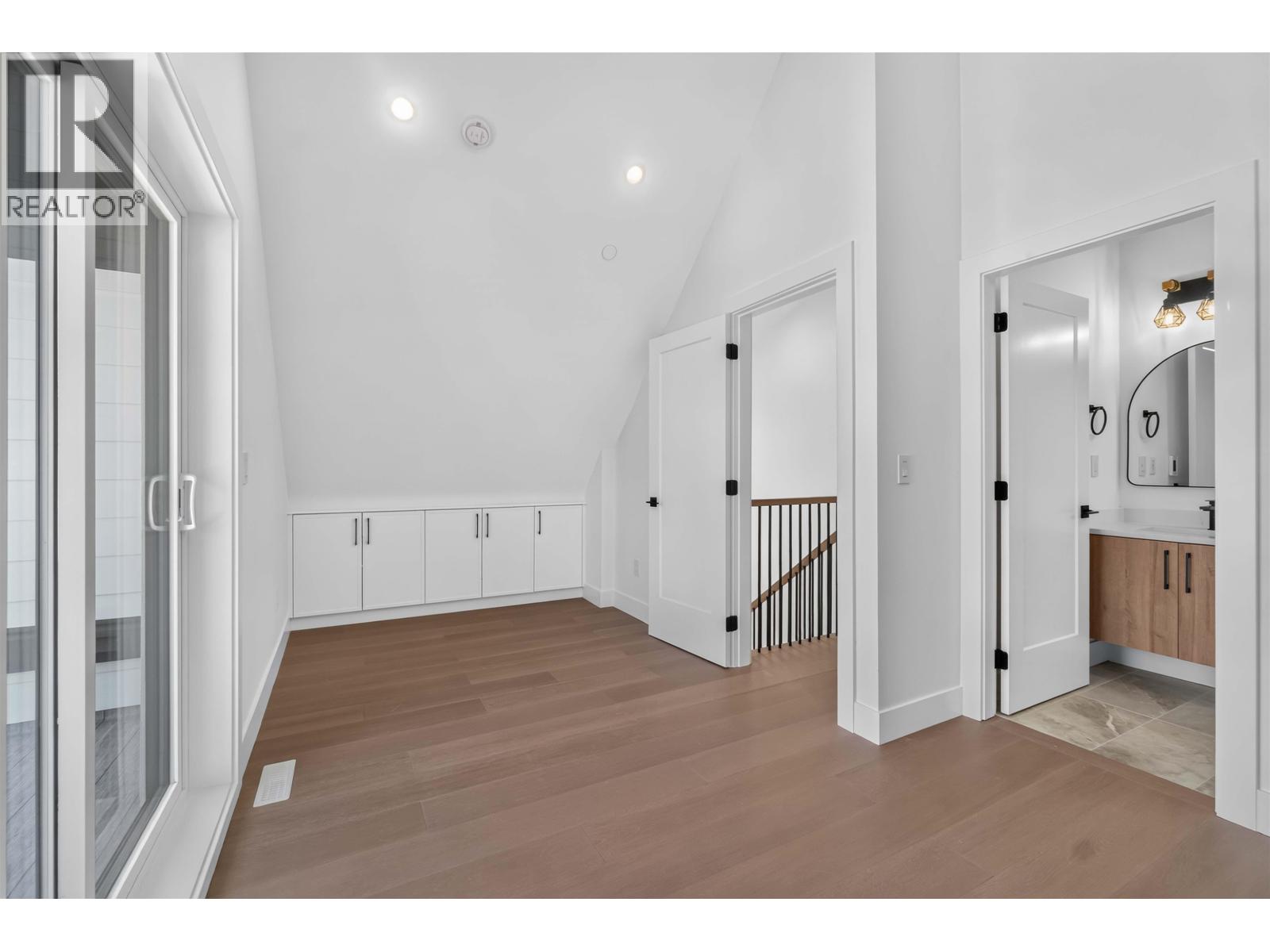 2 3271 E Georgia Street Property Photo 25