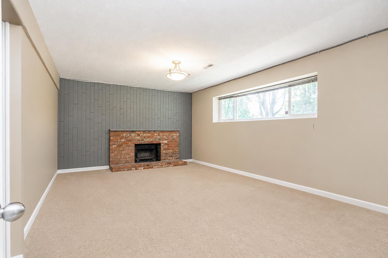 6250 171 Street Property Photo 20