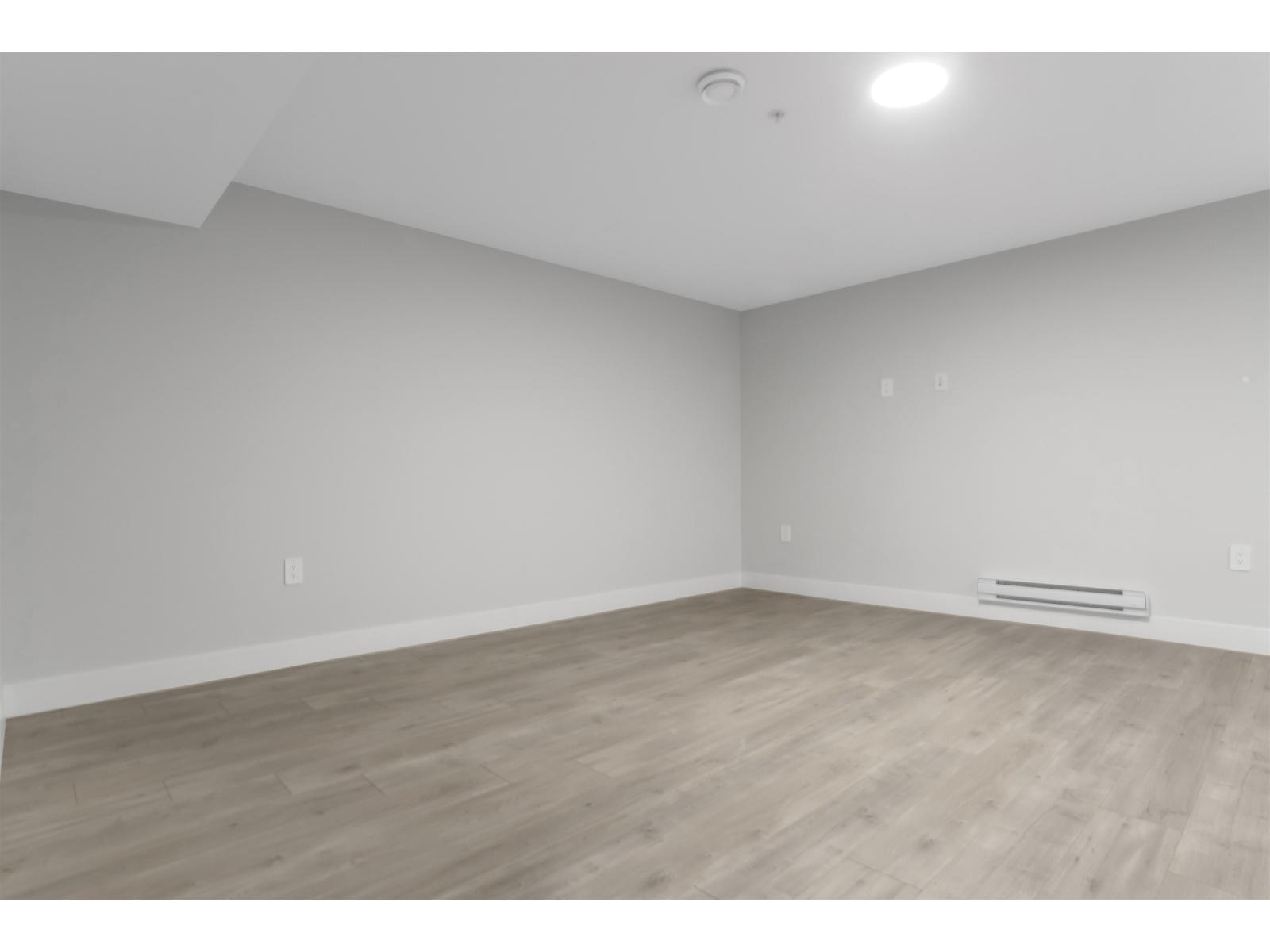 19685 74 Avenue Property Photo 33