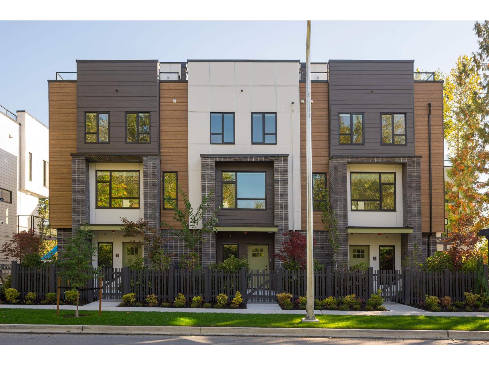 6 7946 204 Street Property Photo 1