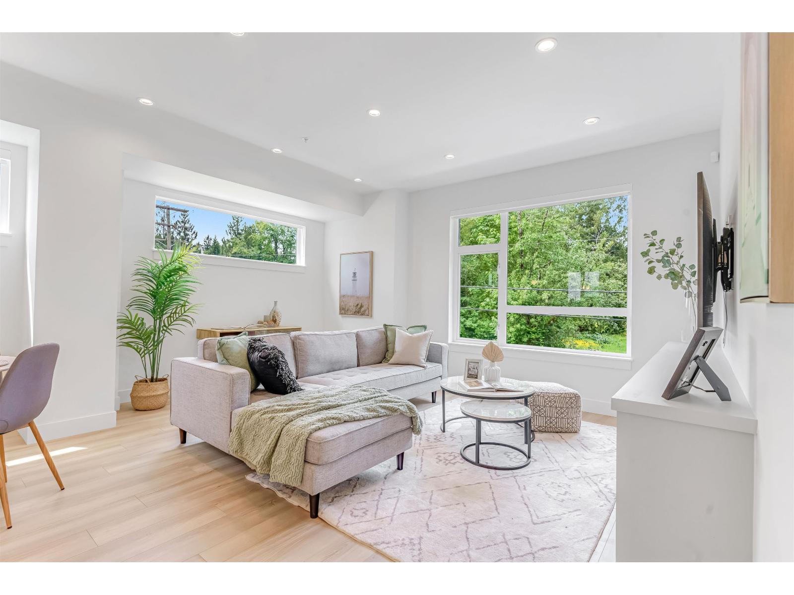 6 7946 204 Street Property Photo 6