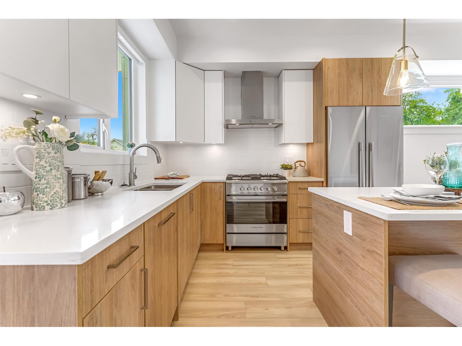 6 7946 204 Street Property Photo 14