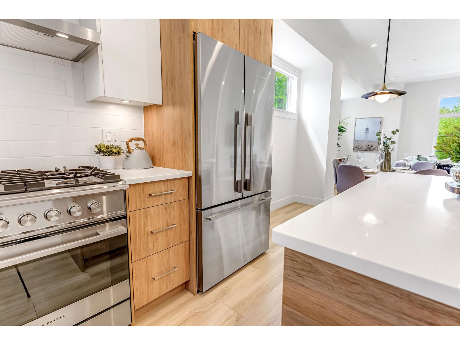 6 7946 204 Street Property Photo 15