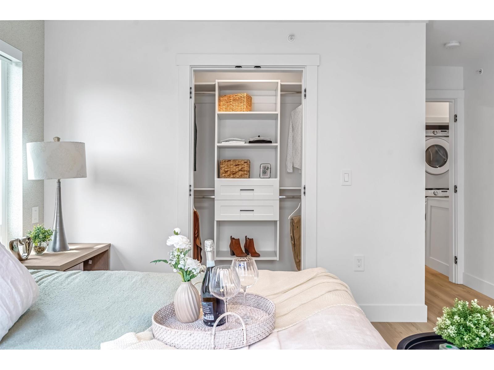 6 7946 204 Street Property Photo 24