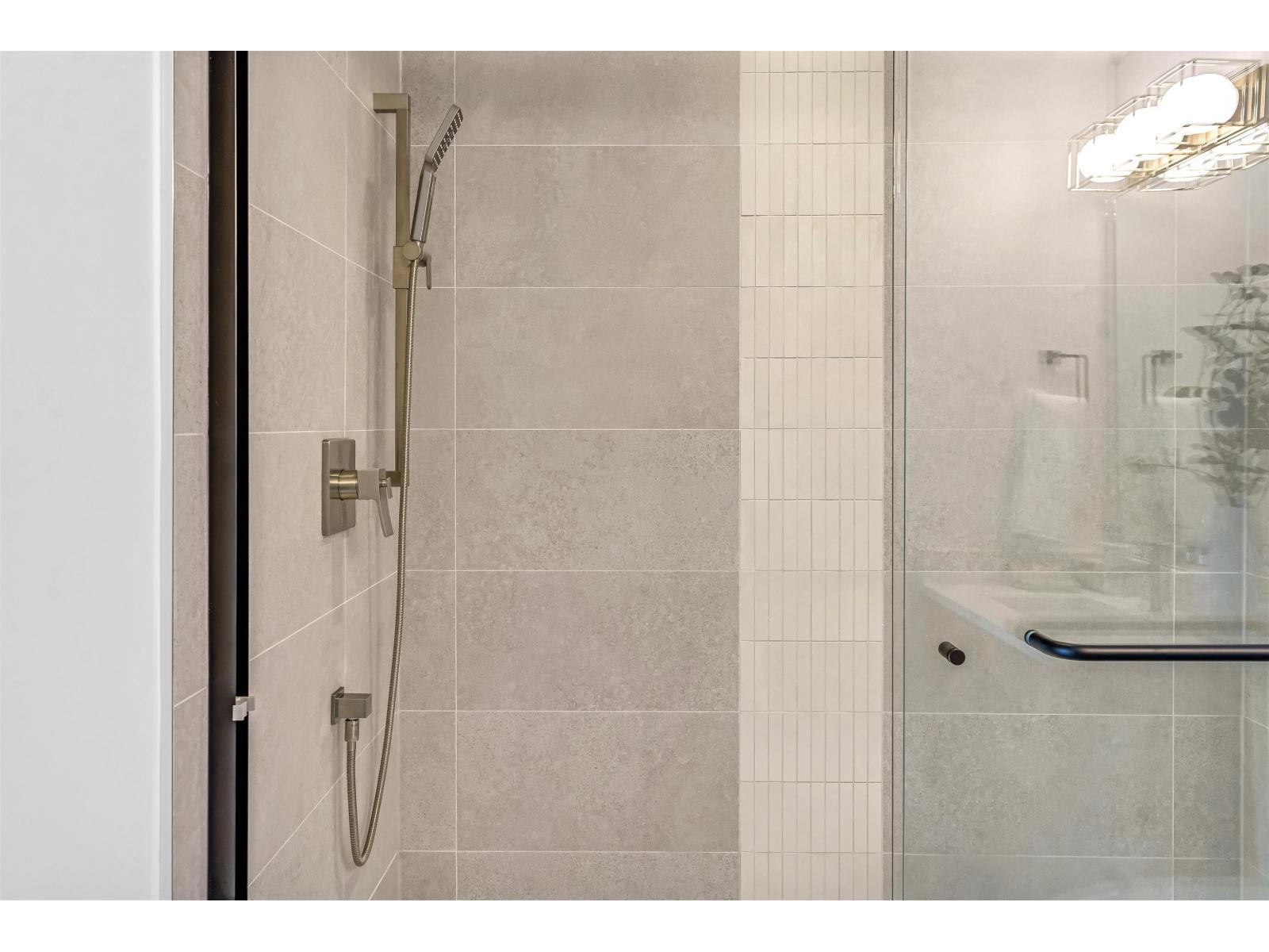 6 7946 204 Street Property Photo 26